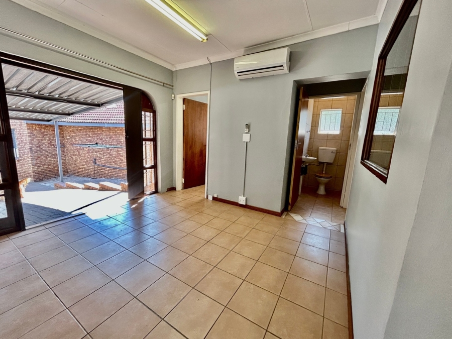 To Let 2 Bedroom Property for Rent in Safari Gardens North West